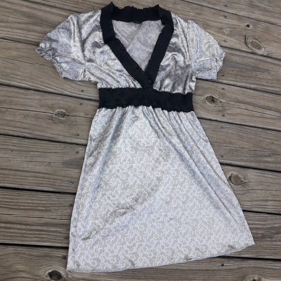 Vintage Guess Dress Retro 90s Romamtic Flirty Puff Sleeves Plunging V Neck - Picture 9 of 10